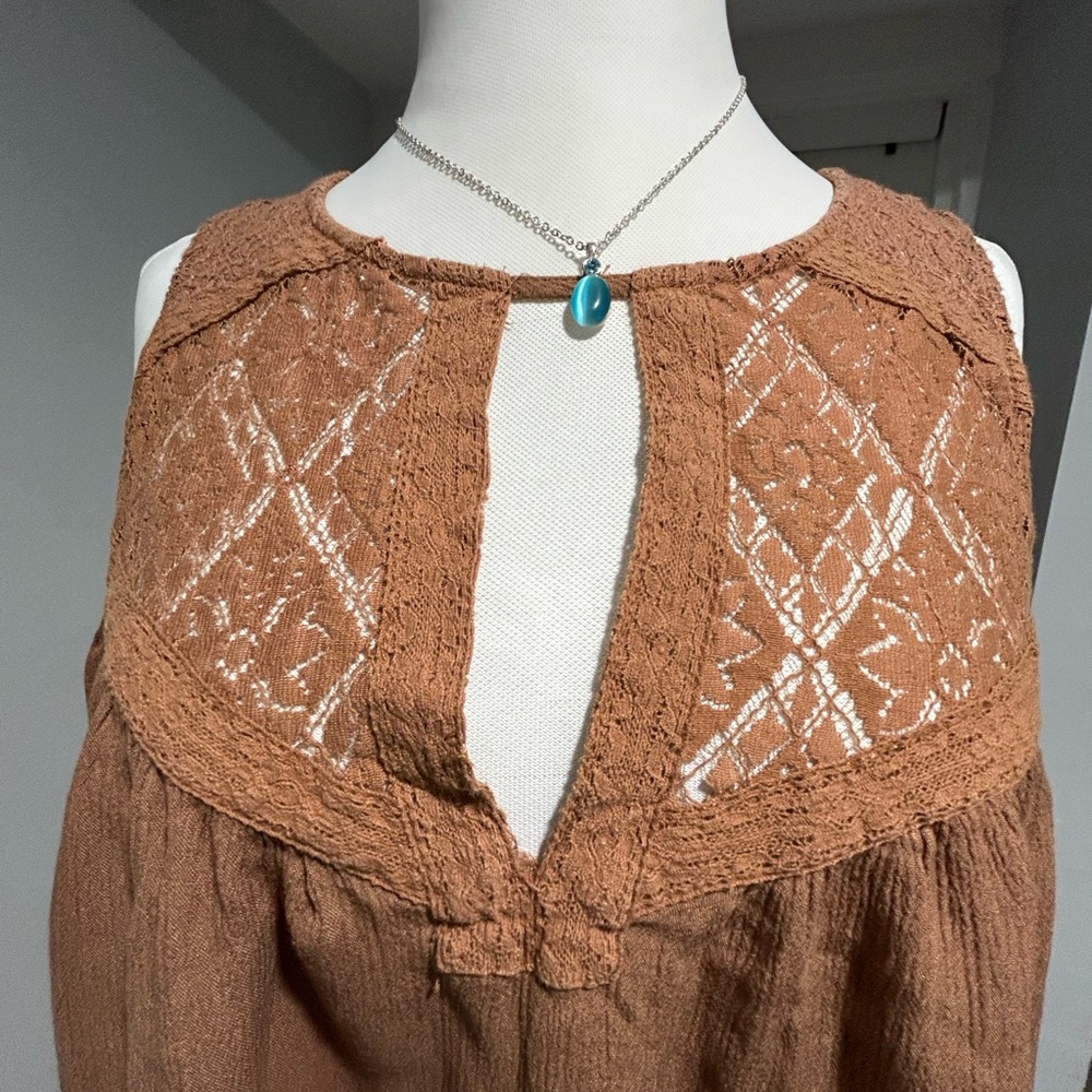 AE.,Brown Lace Detail Top